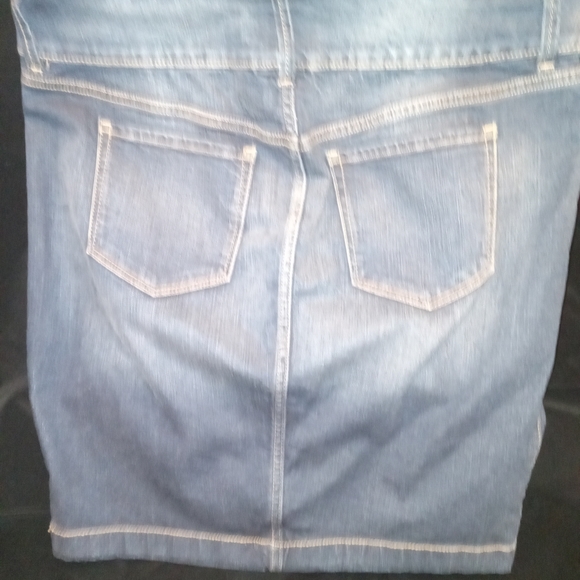 Torrid Denim skirt - Picture 2 of 3